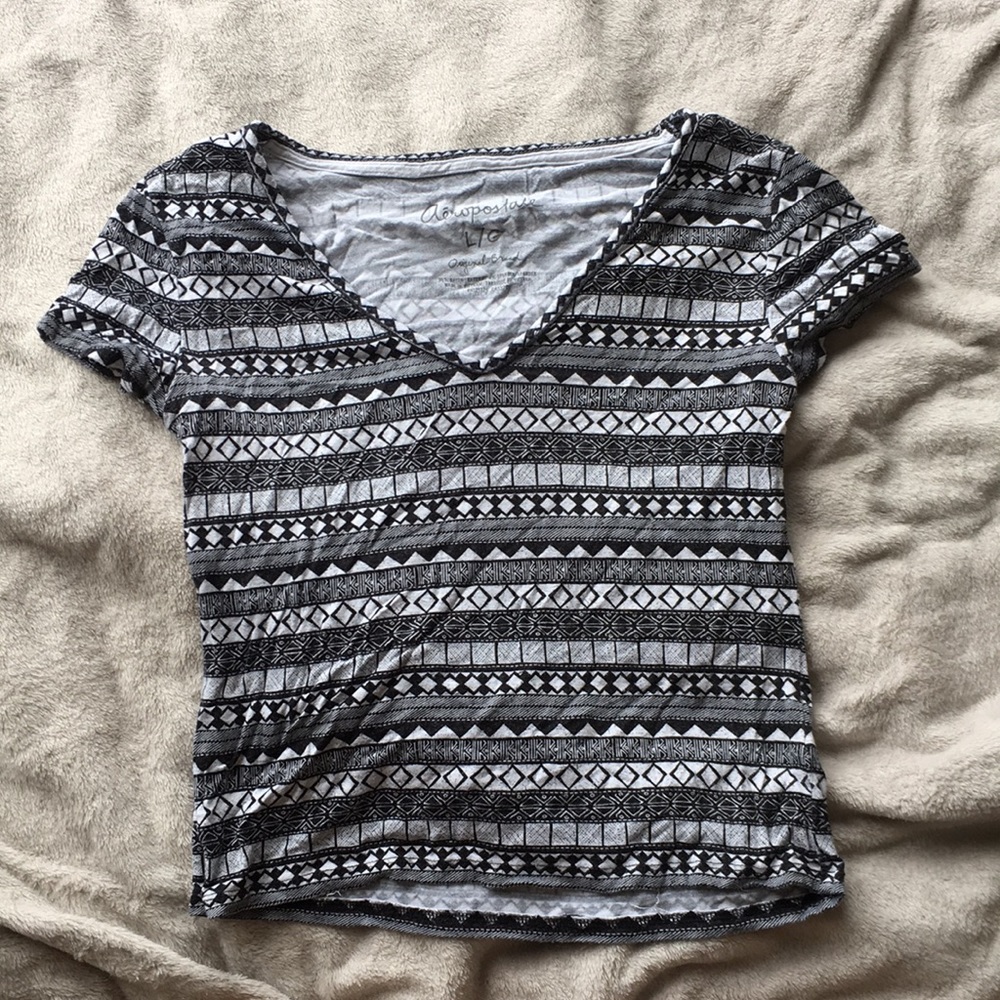 Aztec Pattern Tee/Crop top - Picture 2 of 3
